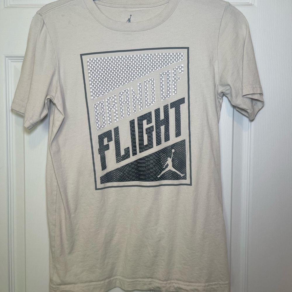 Jordon graphic t shirt size large boys